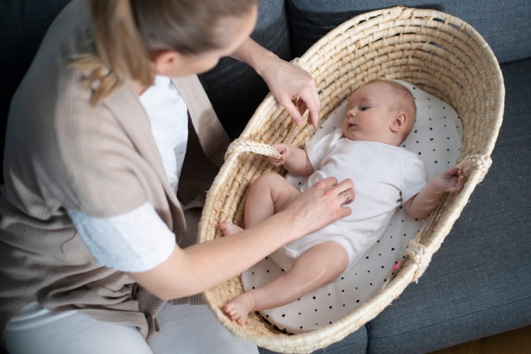 Prześcieradło z Gumką 35x75cm do Gondoli/Kosza Mojżesza (z bawełny)