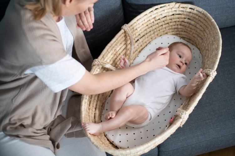 Prześcieradło z Gumką 35x75cm do Gondoli/Kosza Mojżesza (z bawełny)